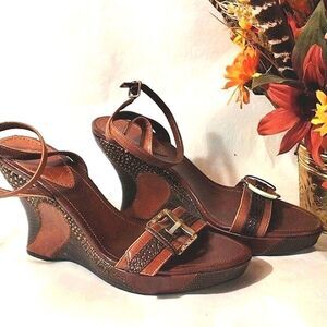 Hilary Radley Platforms